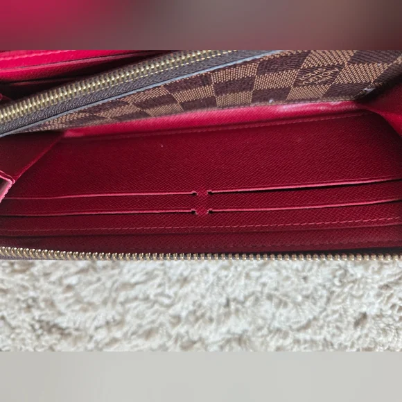 Louis Vuitton Wallet - Picture 8 of 14